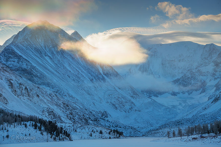 Pics Of Bizarre Iridescent Clouds Over Siberia Go Viral (11 Pics)