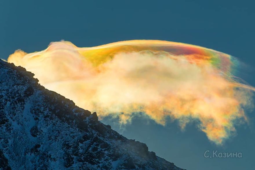 Pics Of Bizarre Iridescent Clouds Over Siberia Go Viral (11 Pics)