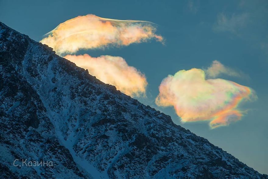 Pics Of Bizarre Iridescent Clouds Over Siberia Go Viral (11 Pics)