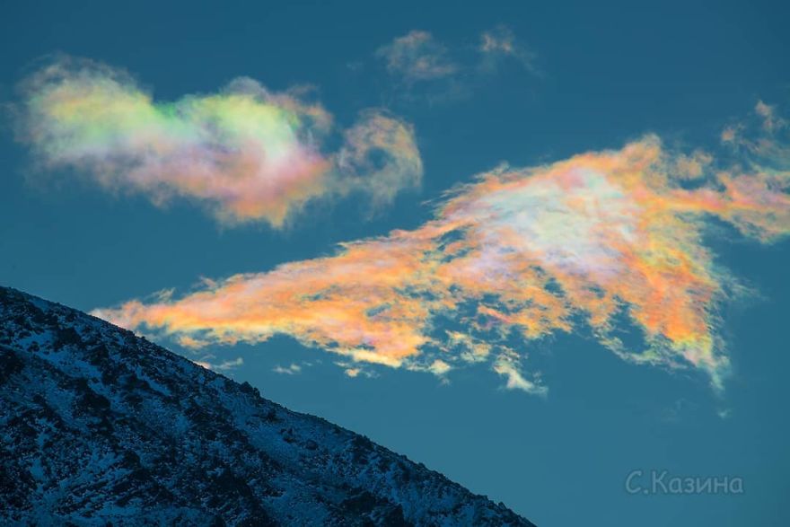 Pics Of Bizarre Iridescent Clouds Over Siberia Go Viral (11 Pics)