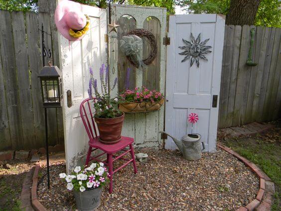 22 DIY Projects To Spice Up Your Yard Corner - 175