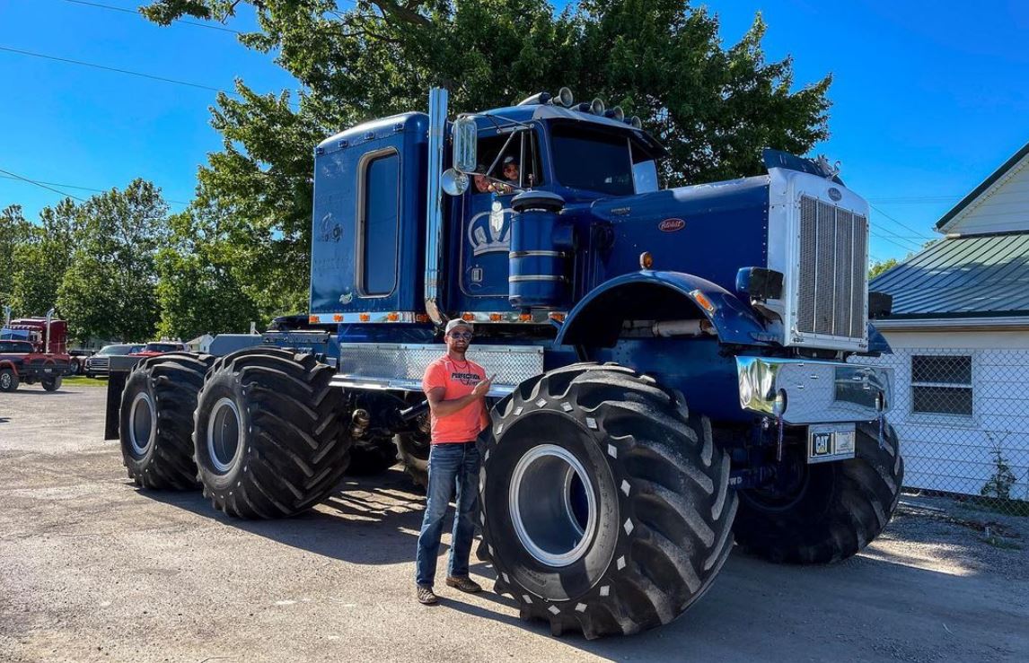 lamtac close up of abfi super monster truck selling king of the road peterbilt revived in 65241625af662 Close-up Of Abfi - 1986 Suρer MonsTer Truck SeƖlιng "kιng Of The Road" Peteɾbilt 6×6 Revived In 2022