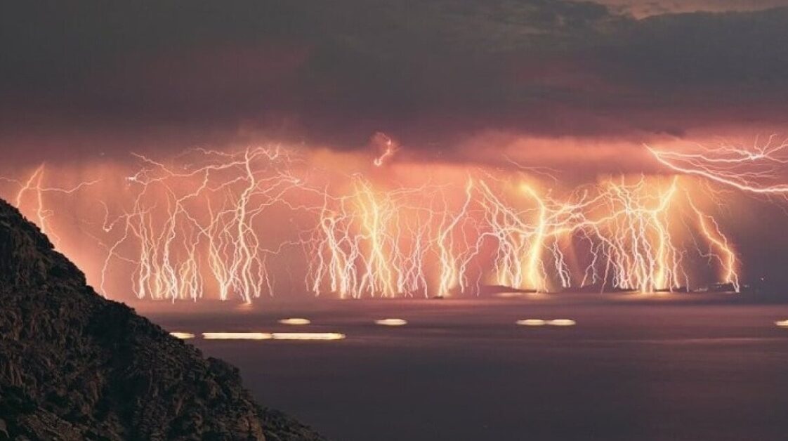 Eternal Thunder: This Place in Venezuela Has the Highest Concentration of Lightning Strikes in the World - Nano Machine News